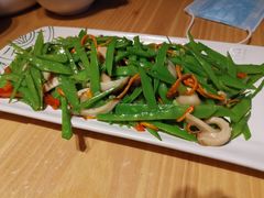 五彩花菇荷兰豆-云海肴·汽锅鸡·云南代表菜(东坝金隅店)