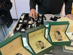 -聚云奢二手奢侈品黄金手表包包回收·中古店(三里屯总店)