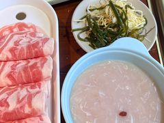 -东巴婆婆云南鱼豆花火锅(大东门店)