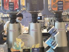 -LAVAZZA拉瓦萨咖啡(中航城君尚购物中心店)