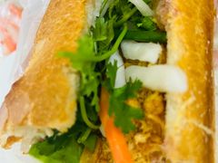 -Bánh Mì Huynh Hoa