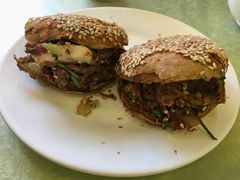 烧饼夹肉-护国寺小吃(新街口店)