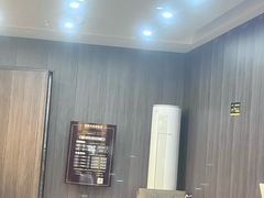 -维也纳酒店(深圳横岗塘坑地铁站店)