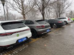 -乔波室内滑雪场