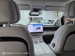 -小鹏汽车(上海静安大融城店)