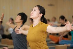 -酉嘉瑜伽YO+YOGA