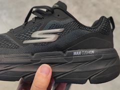 -SKECHERS 斯凯奇(上海国际时尚中心店)