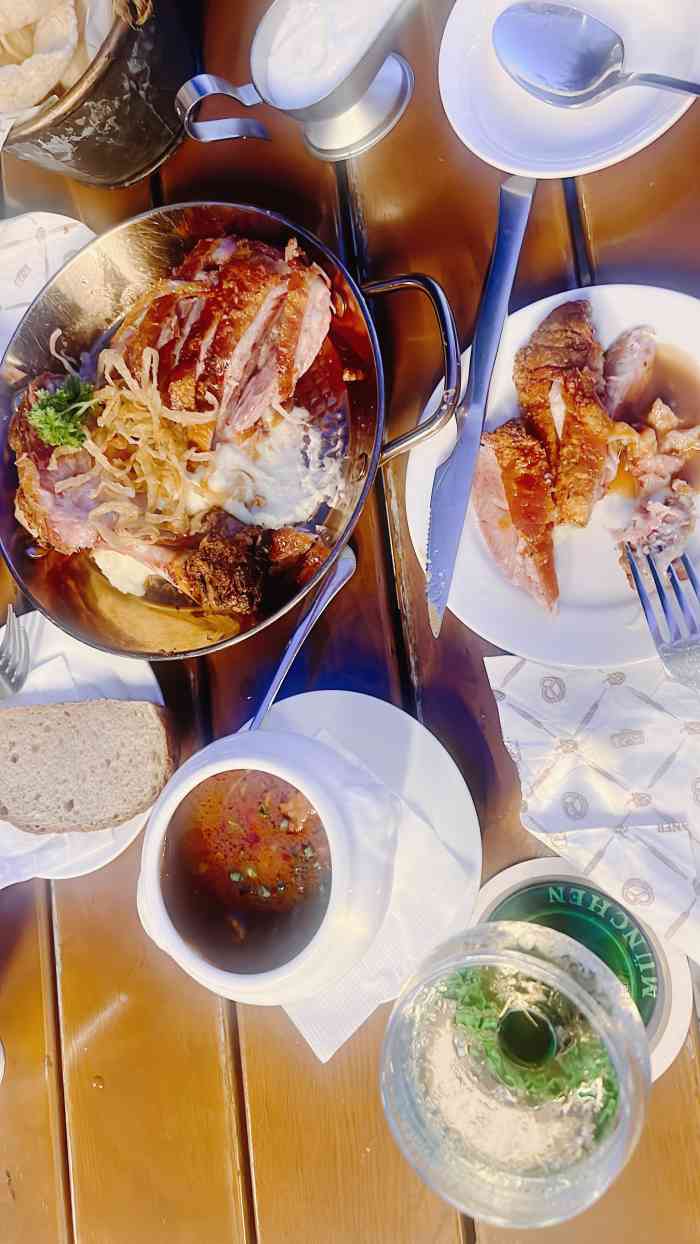 宝莱纳餐厅(滨江店)-"又来宝莱纳看夜景喝酒聊天了,一升的啤酒看.