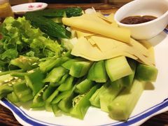 -闯关东东北农家菜(崂山石老人店)