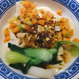 里边又有韧劲 口感刚刚好 口味也适中 肉夹馍是酥脆饼皮