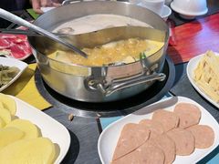 -四季喧黔味豆米火锅(万达广场店)
