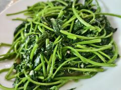 蒜蓉炒红薯叶-老巴刹新加坡餐厅