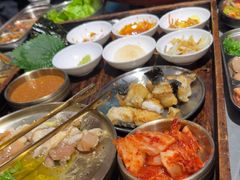 -围炉肉舍•炭烤活鳗•丹东海鲜烤肉(步行街店)