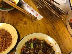 -拈签一笑黄牛肉辣卤串串