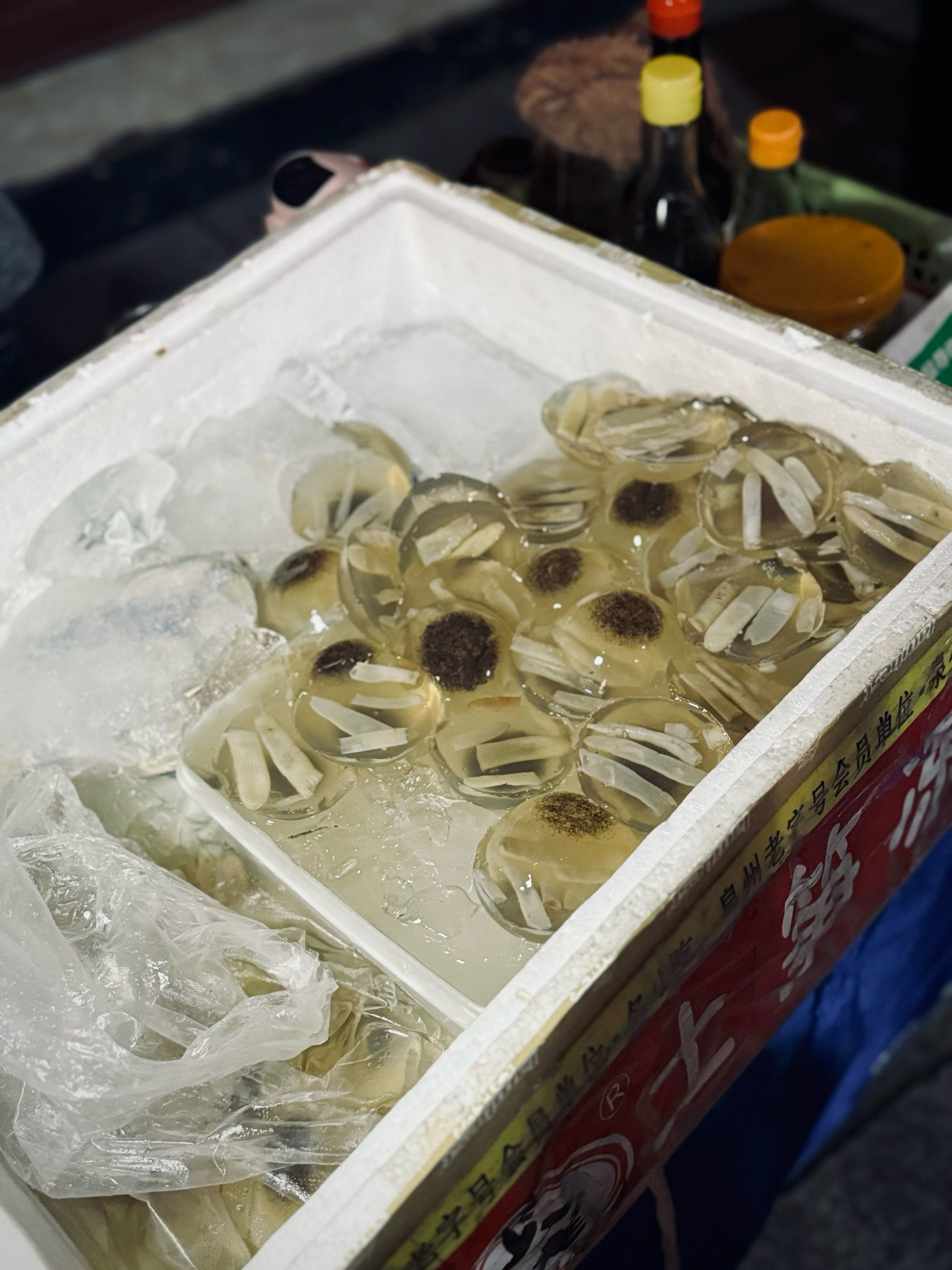 来泉州不能不吃的土笋冻!