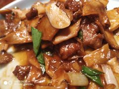 牛肉烧鲜蘑-那家小馆(摩天活力城店)