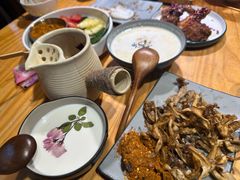 -勺子米线·云南传统小吃市集(四方街店)