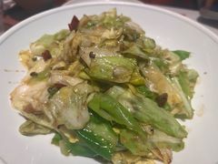 锅气腾腾炝莲白-椒爱水煮鱼川菜(CBD万达店)