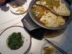 -阿瓦山寨·湘菜现炒·剁椒鱼头王(咸阳总店)