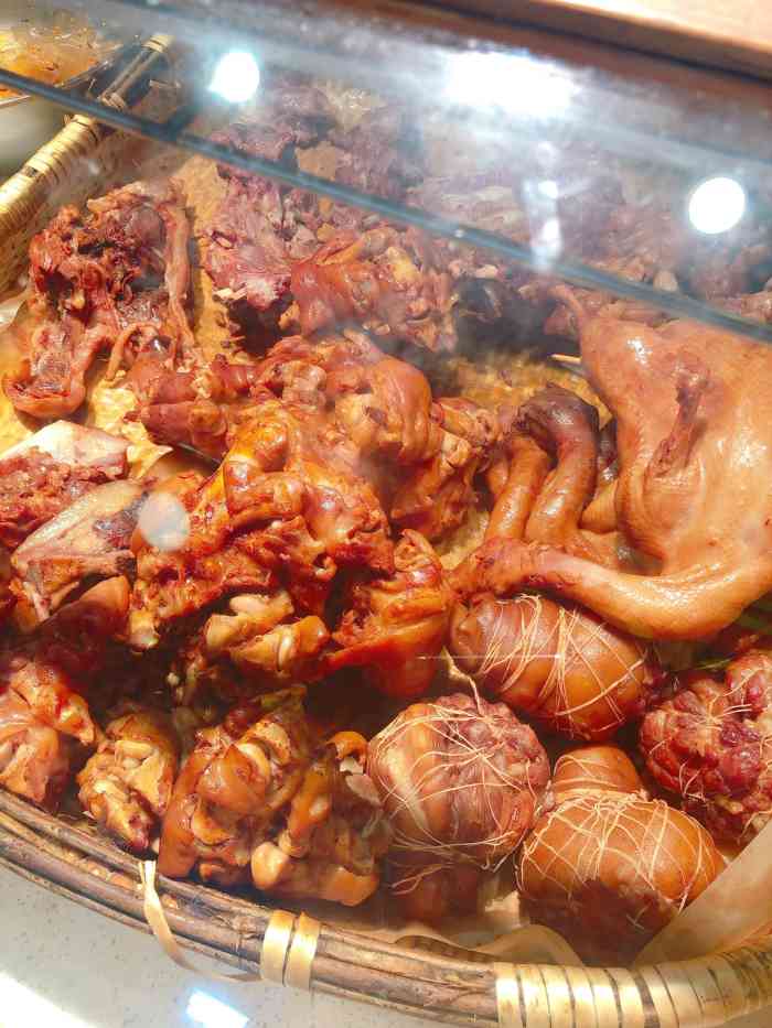 八珍王熟食(阳城大东店)-"在生鲜超市的里面,看到很多人在排队,索性.