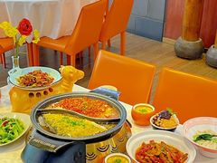 -阿瓦山寨·湘菜现炒·剁椒鱼头王(咸阳总店)
