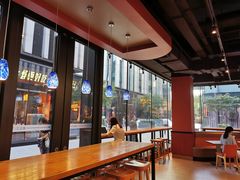 靠窗位-The Habit Burger Grill 哈比特汉堡(复兴soho店)