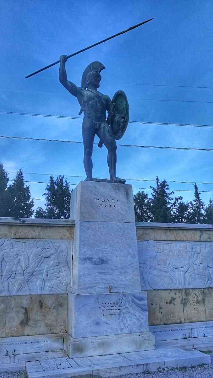 温泉关遗址-"这个地方在电影里是个靠海边的狭窄通道,真.