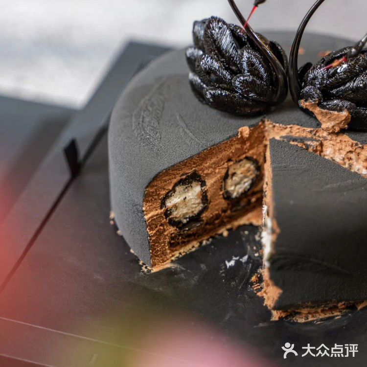 蛋糕界的爱马仕黑天鹅图片
