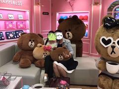 -LINE FRIENDS Garosu-gil Flagship Store