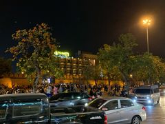 -周日夜市