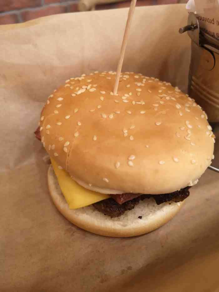 酷食塔krusta美式牛肉汉堡(晶耀前滩店)-"在附近玩,到中午了想吃饭就