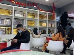 -粤港芭莎美容美发化妆学校