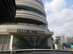 入口-白玉兰广场停车场