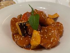 椰果菠萝咕噜肉-闻见中国海南菜(K11店)
