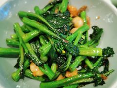 蒜香生炒广东菜心苗-港丽餐厅(高德置地店)
