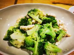 西蓝花拌桃仁-赤宴·川菜(玉林店)