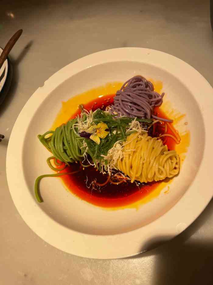 绿茶餐厅(江阴八佰伴南门店)-"过年期间来过两次都满座,这次终于被我