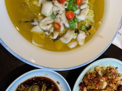 -川流不息·地道川菜·小龙虾(松东路店)