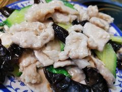 滑溜肉片-生活本该如此北京小馆(周庄嘉园店)