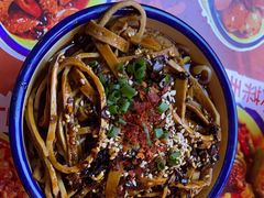 -钢管厂五区小郡肝串串香(滨江店)