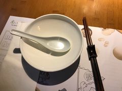 餐具摆设-南小馆(迪士尼小镇店)