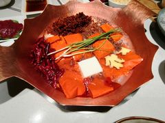 -墨居上隐·院子里火锅(峨眉店)