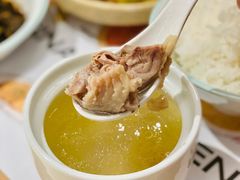 -老乡鸡(上海白玉兰广场店)
