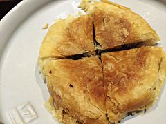 玫瑰鲜花饼-云海肴·汽锅鸡·云南菜(天津国金汇店)