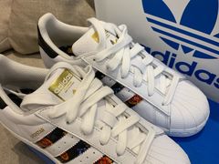 -阿迪达斯(武林银泰三叶草店)