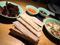 葱包烩儿-弄堂里(雨花客厅店)