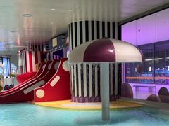 -涨巢·潮玩水疗局