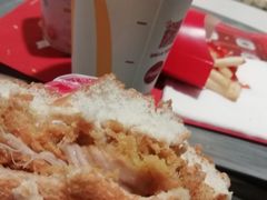 -麦当劳(世界城广场店)