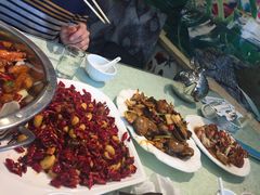 -小鱼儿海鲜港(新村十区店)