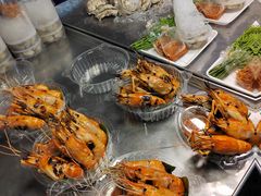 -席娜卡琳火车铁道夜市